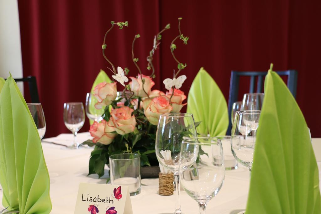 Hotel Restaurant Roessli Uetendorf Екстериор снимка