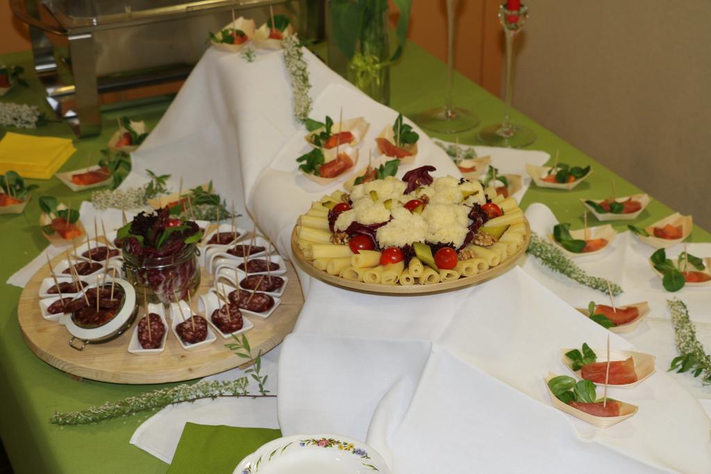 Hotel Restaurant Roessli Uetendorf Екстериор снимка